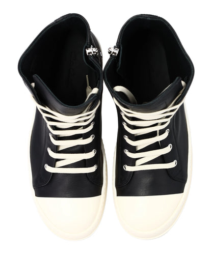 SNEAKS