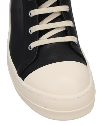 SNEAKS