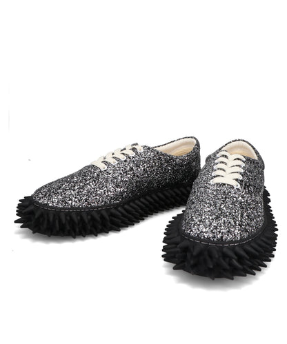 GLITTER SPIKE SNEAKER