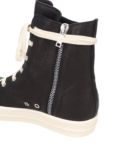 SNEAKS