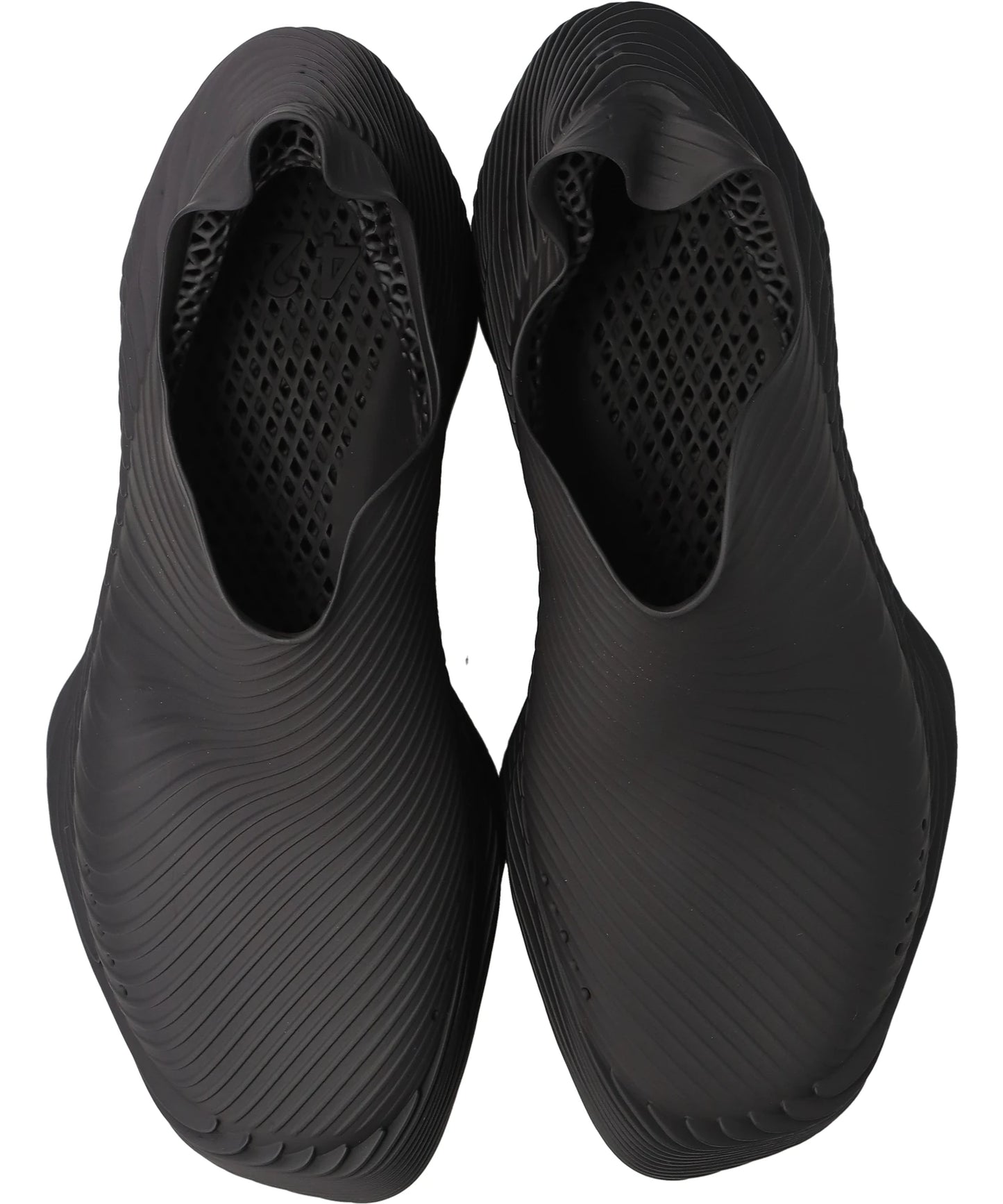 STRATUM RUNNER CHARCOAL