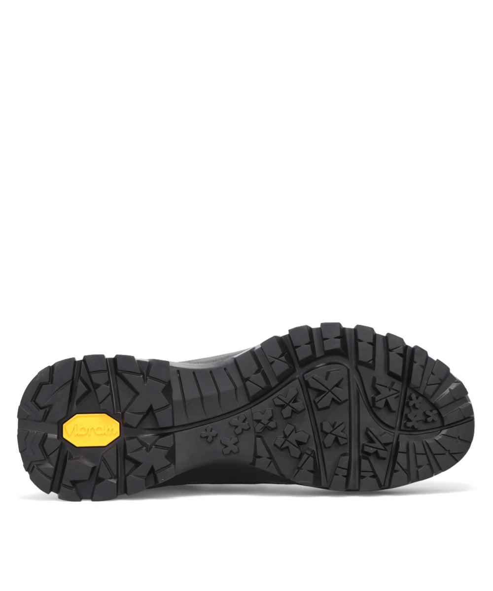 TREKKING SHOES with 884C Vibram