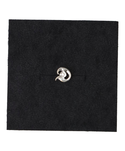 "D" SILVER EARRING