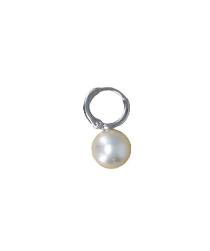Simone Rocha SINGLE SMALL PEARL HOOP EARRING