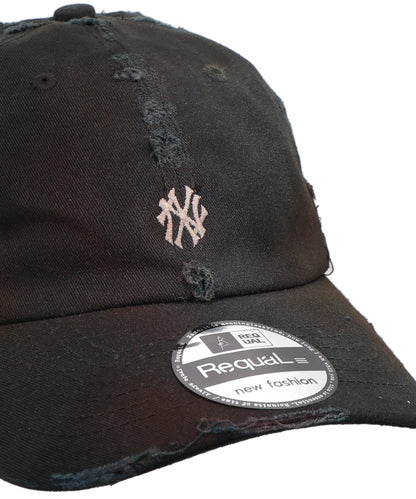 DAMAGE CAP WITH YANKEES