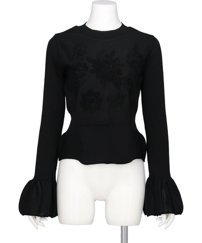 EMBROIDERED GYNOID KNIT