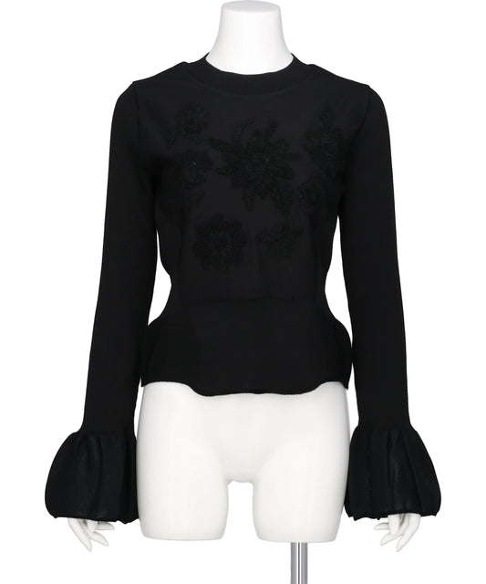 EMBROIDERED GYNOID KNIT