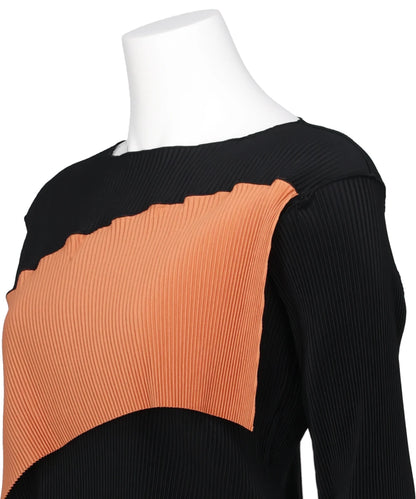SPIRAL WAVE LONG SLEEVE TOP