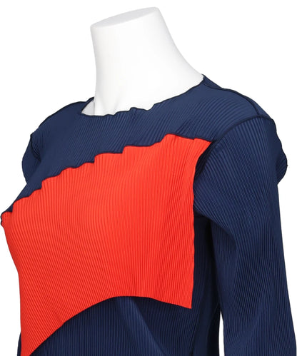 SPIRAL WAVE LONG SLEEVE TOP