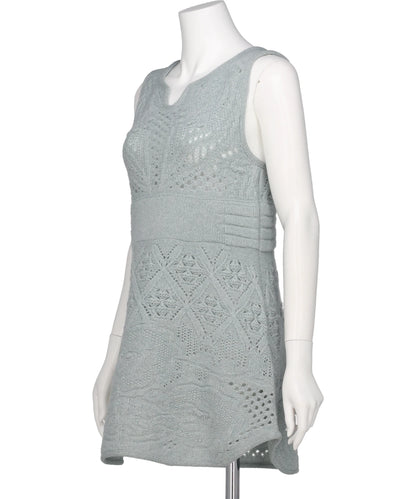 MULTI PATTERN LOW GAUGE KNITTEDSLEEVELESS TOP