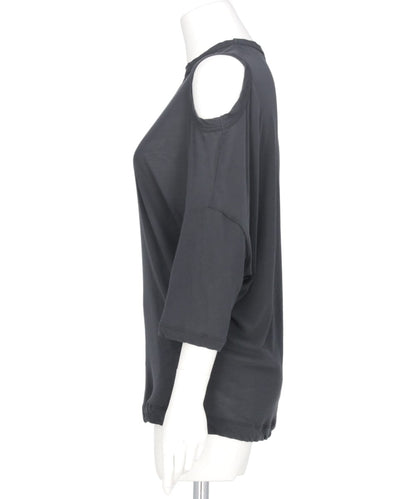 SHEF OPEN SHOULDER T-SHIRT