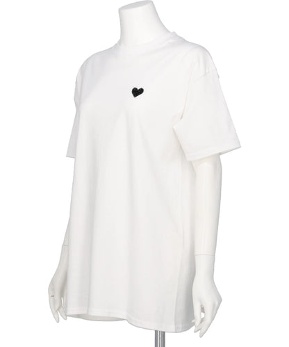 HEART EMBROIDERY T-SHIRT