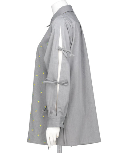 FLOWER EMBROIDERY RIBBON BLOUSE