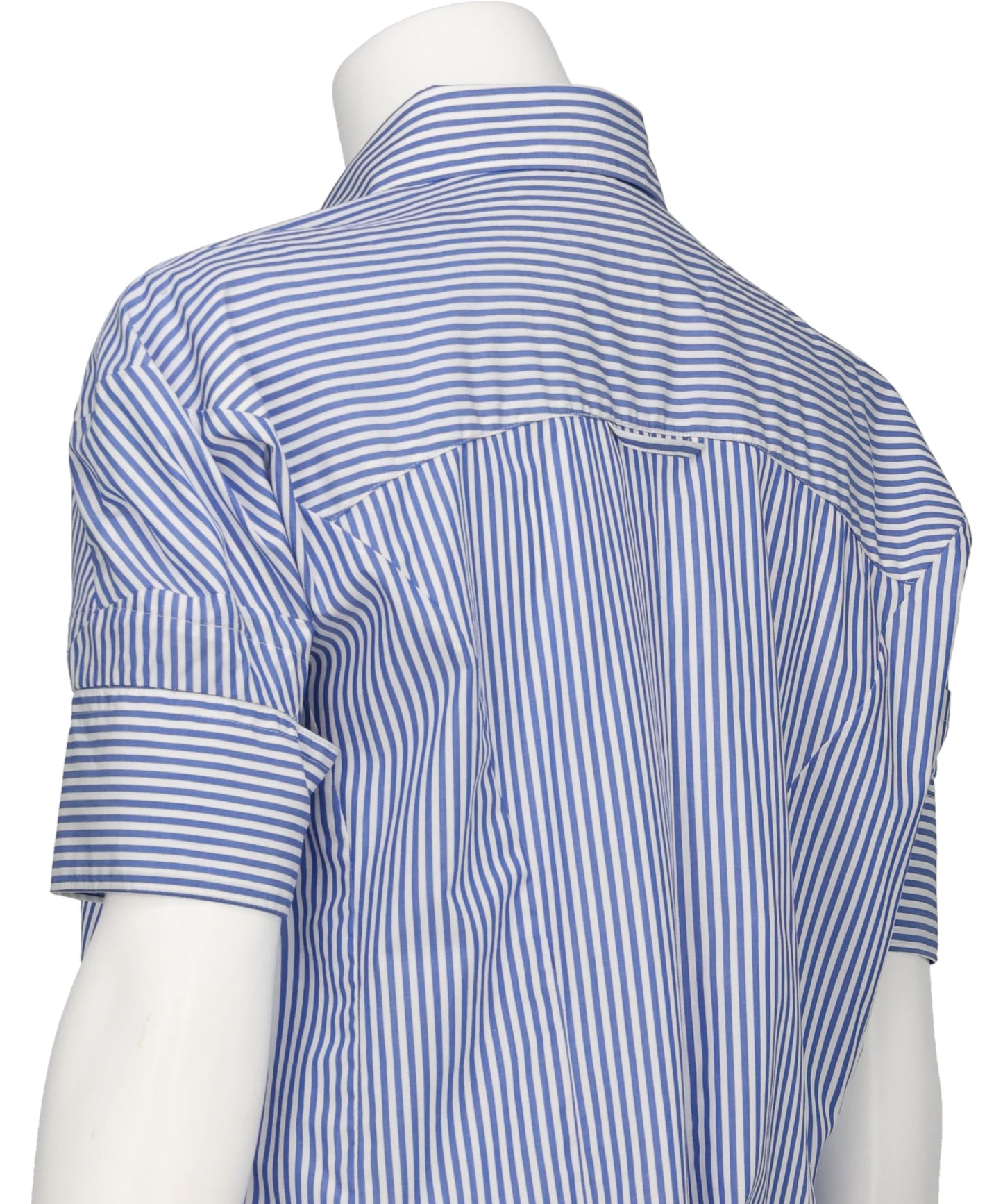 SHORT-SLEEVED BLOUSE