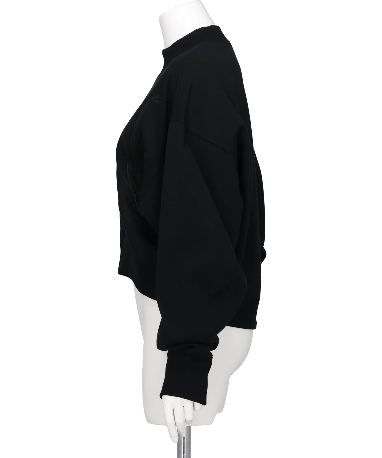 FLORAL EMBROIDERY SHORT SWEAT TOP