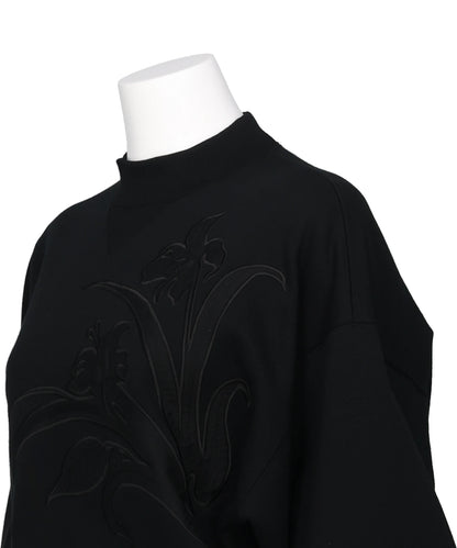 FLORAL EMBROIDERY SHORT SWEAT TOP