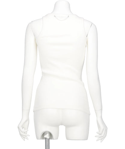 ONE PEARL PIERCING SLEEVELESS TOP