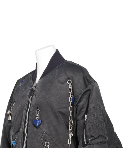 KEY CHAIN DECORATED BOMBER JACKET