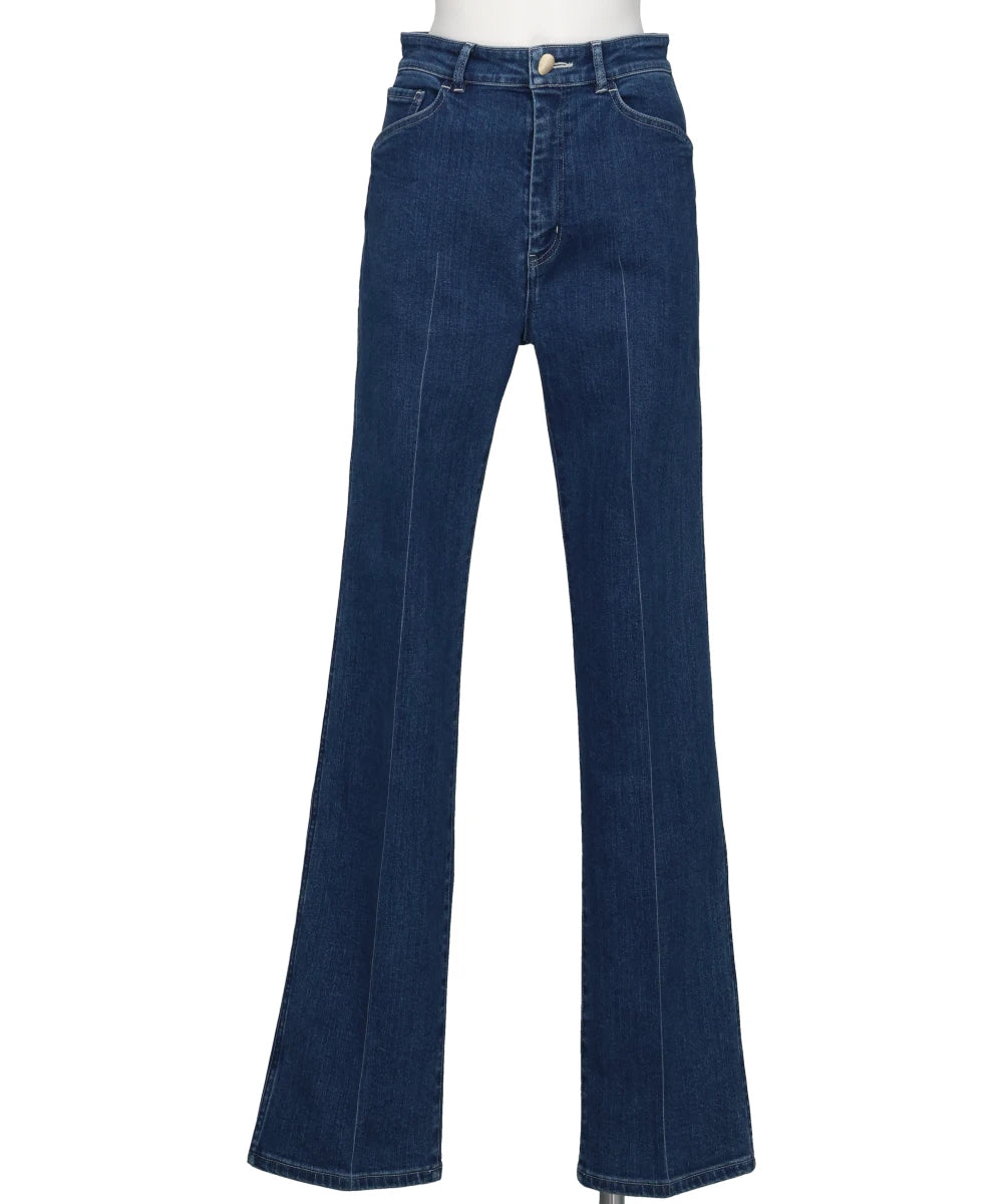 STRETCH STRAIGHT CUT JEANS