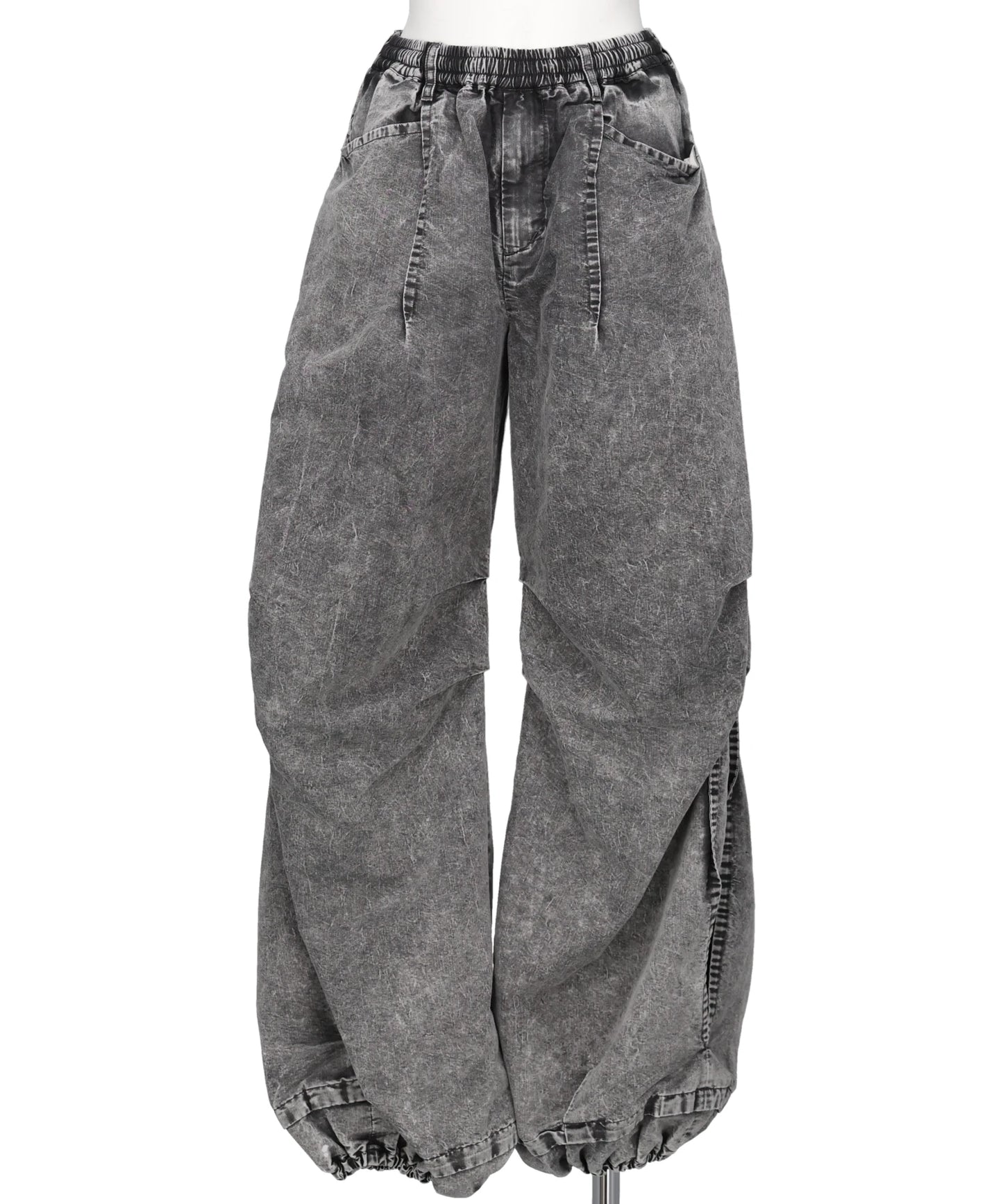 TUCKED BALLOON DENIM