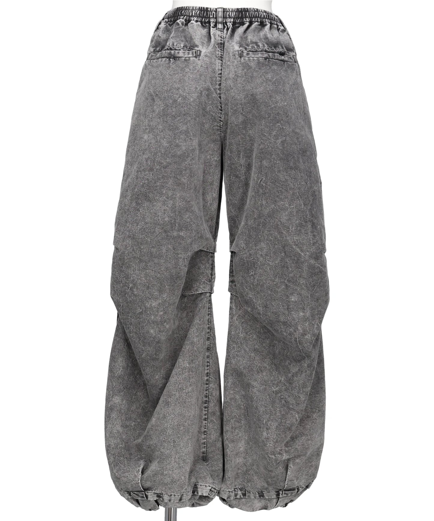 TUCKED BALLOON DENIM