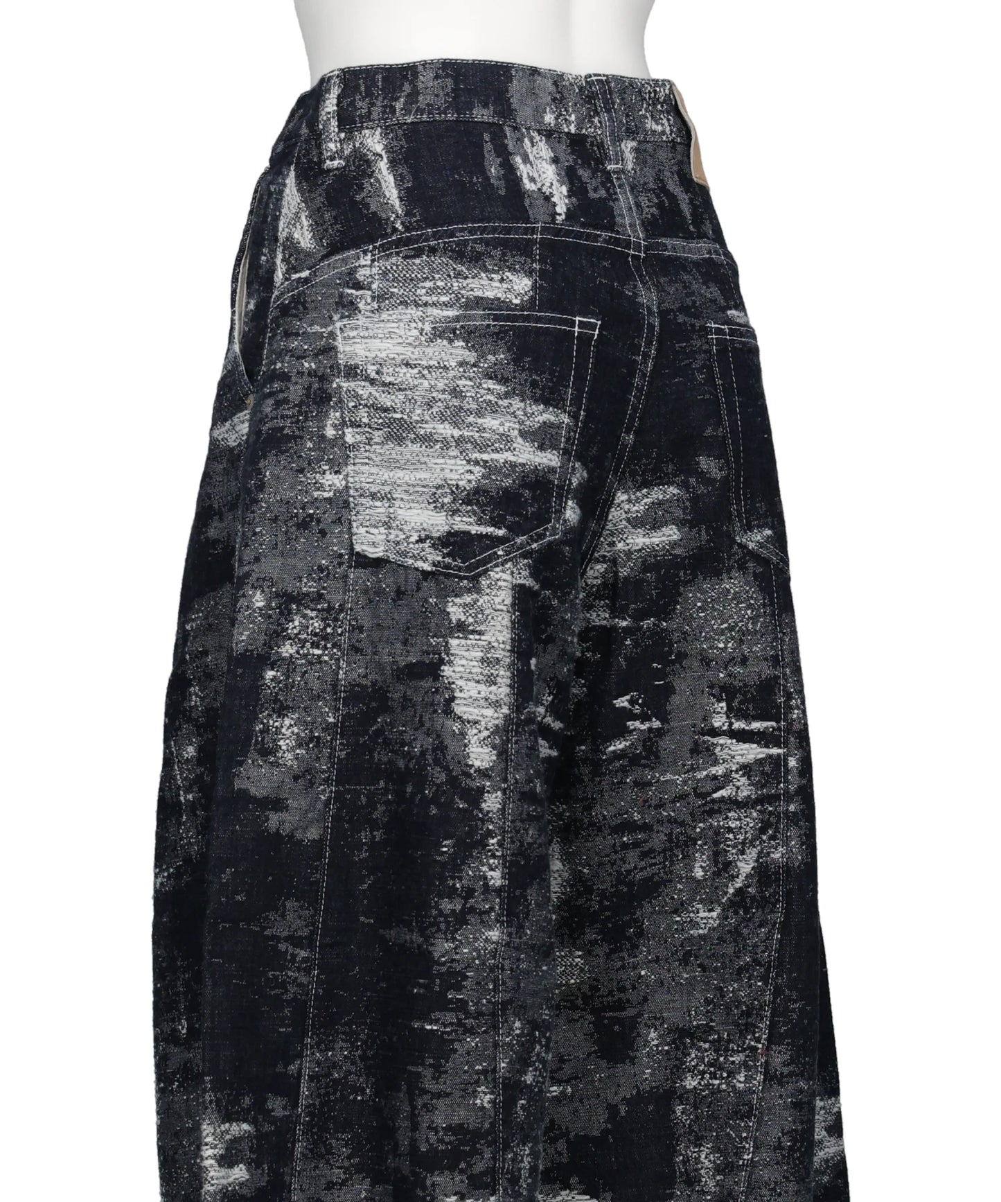 DENIM CURVED PANTS