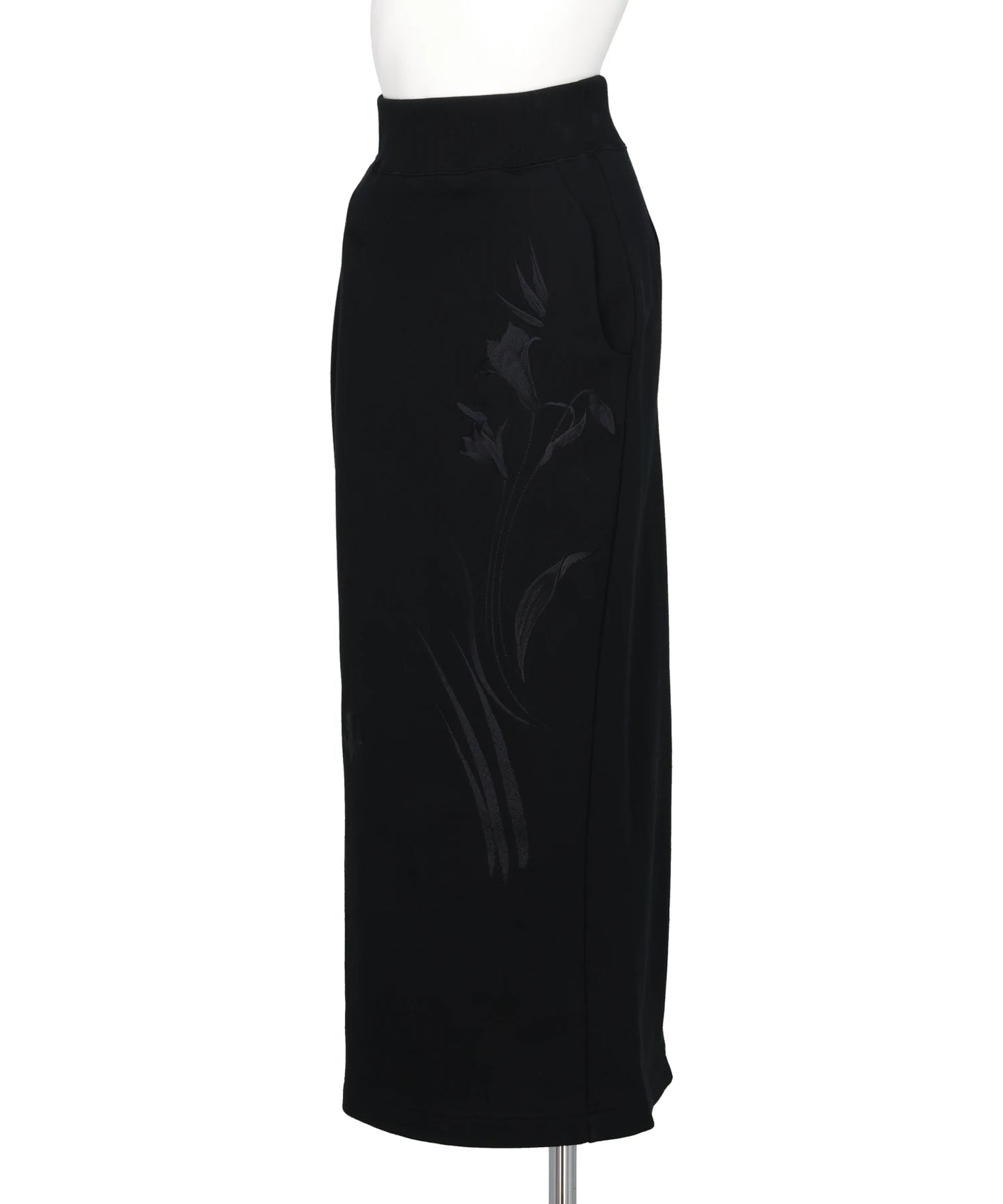 FLORAL MOTIF EMBROIDERED SWEATER SKIRT