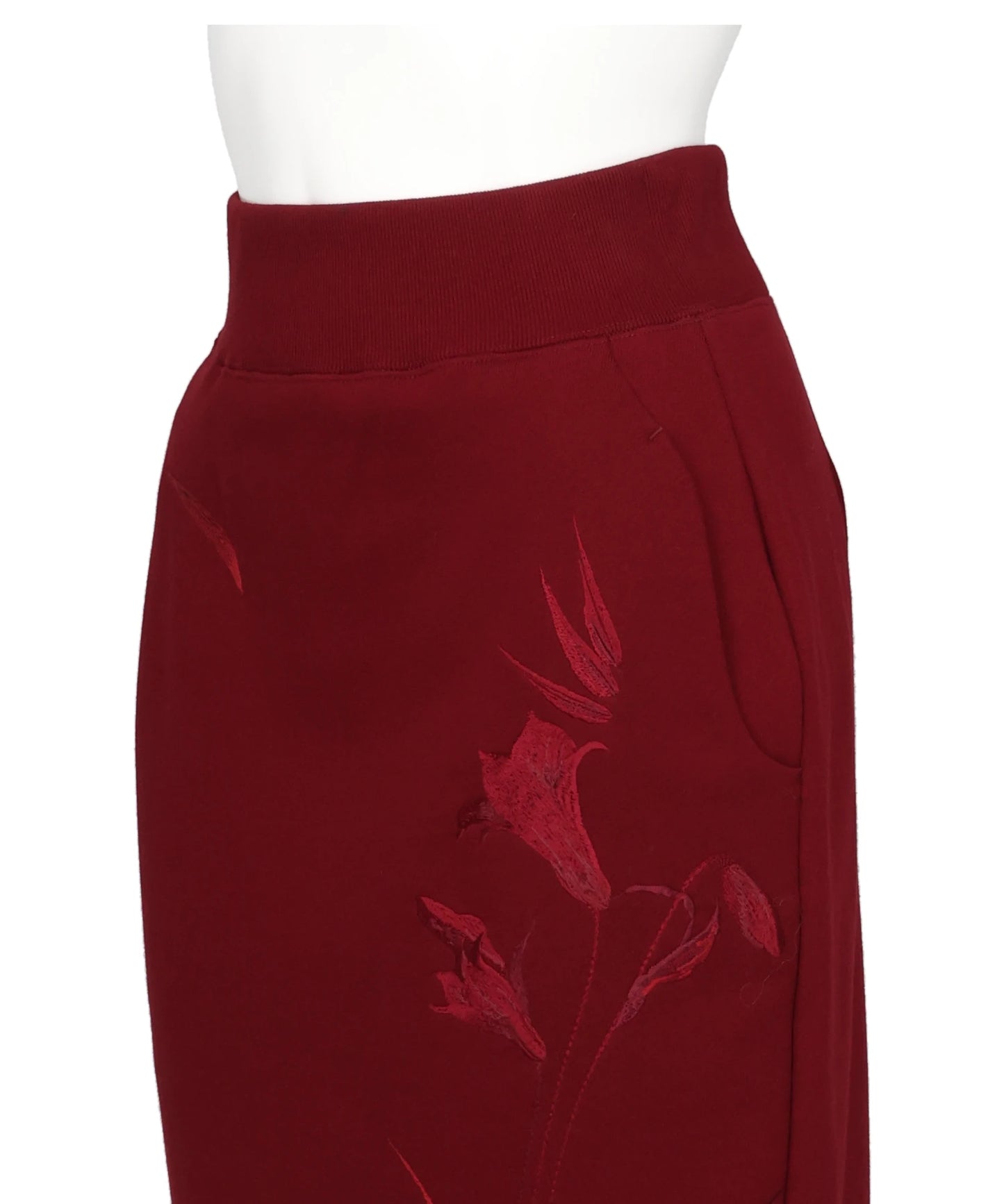 FLORAL MOTIF EMBROIDERED SWEATER SKIRT