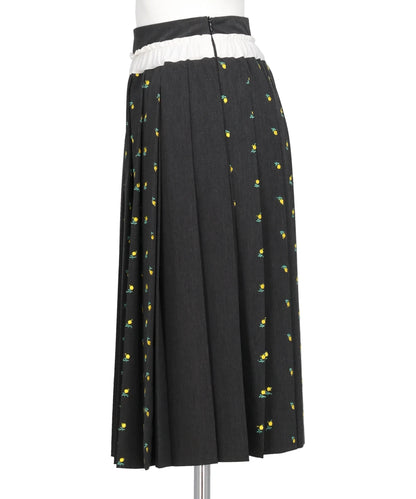 FLOWER EMBROIDERY PLEATED SKIRT