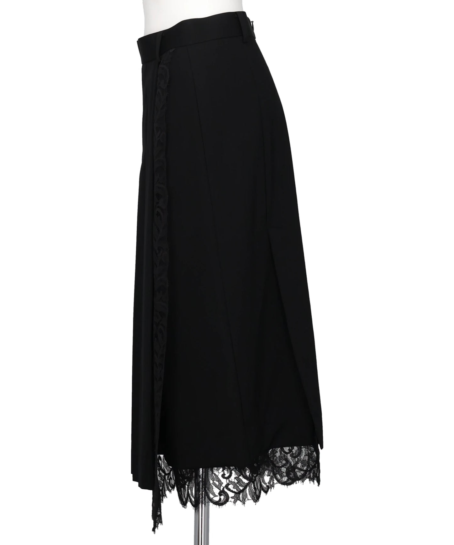 FINE WOOL PLEATED SKIRT WITH LACE TRIM