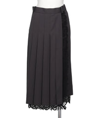 FINE WOOL PLEATED SKIRT WITH LACE TRIM