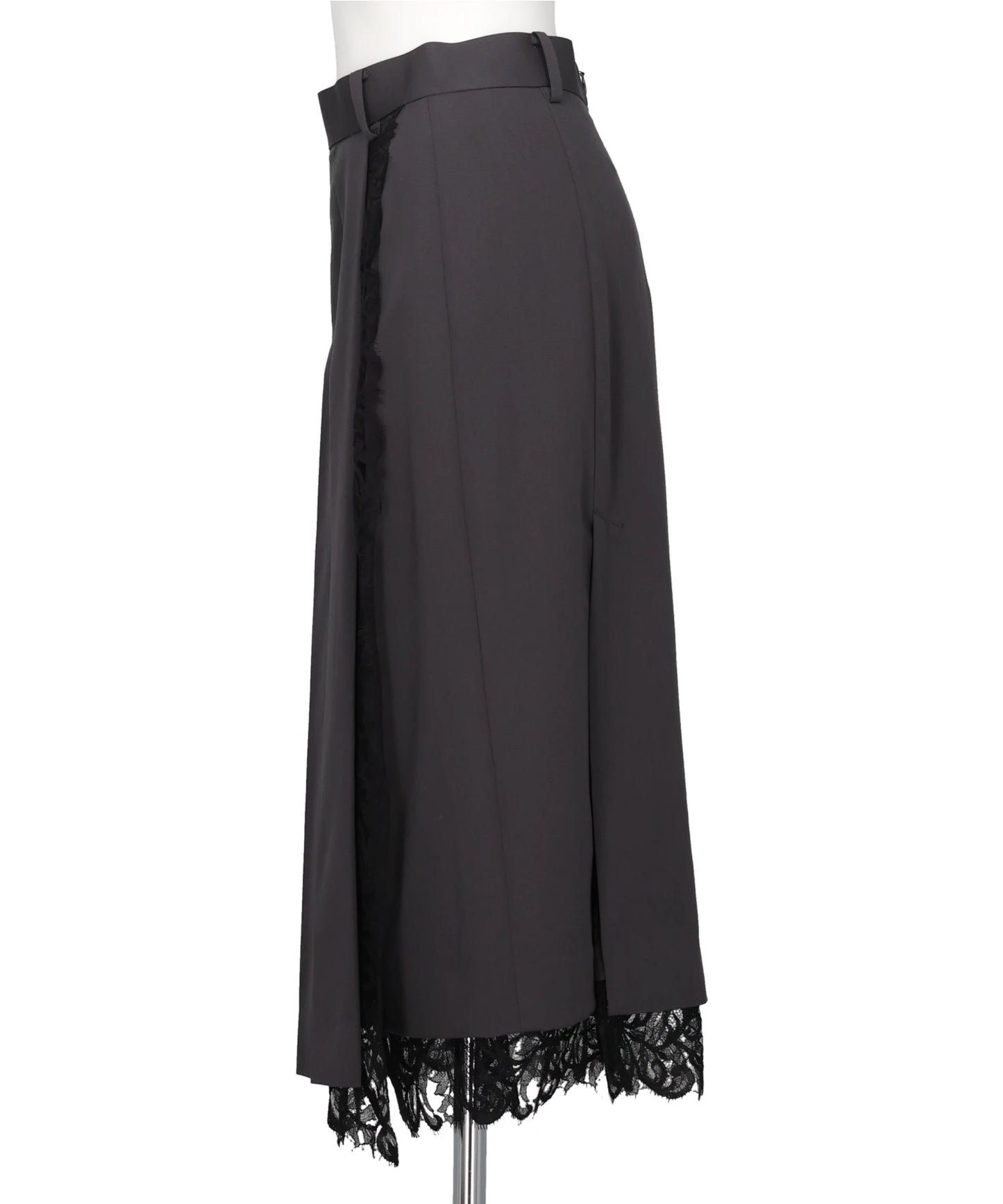 FINE WOOL PLEATED SKIRT WITH LACE TRIM