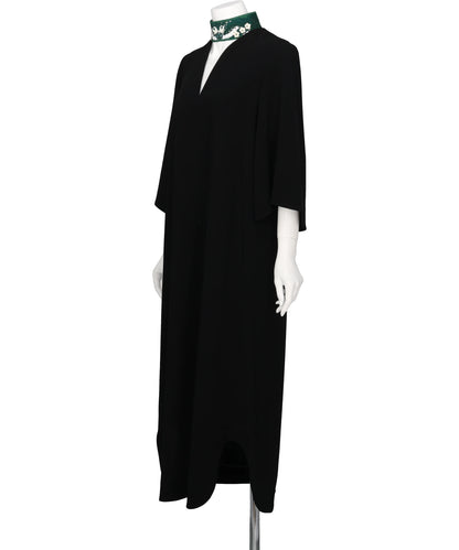 TRIACETATE EMBROIDERY NECK TOP