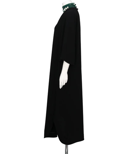 TRIACETATE EMBROIDERY NECK TOP