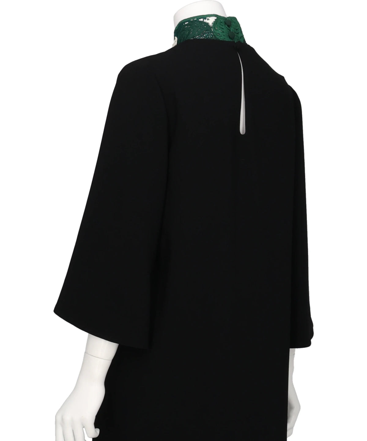 TRIACETATE EMBROIDERY NECK TOP
