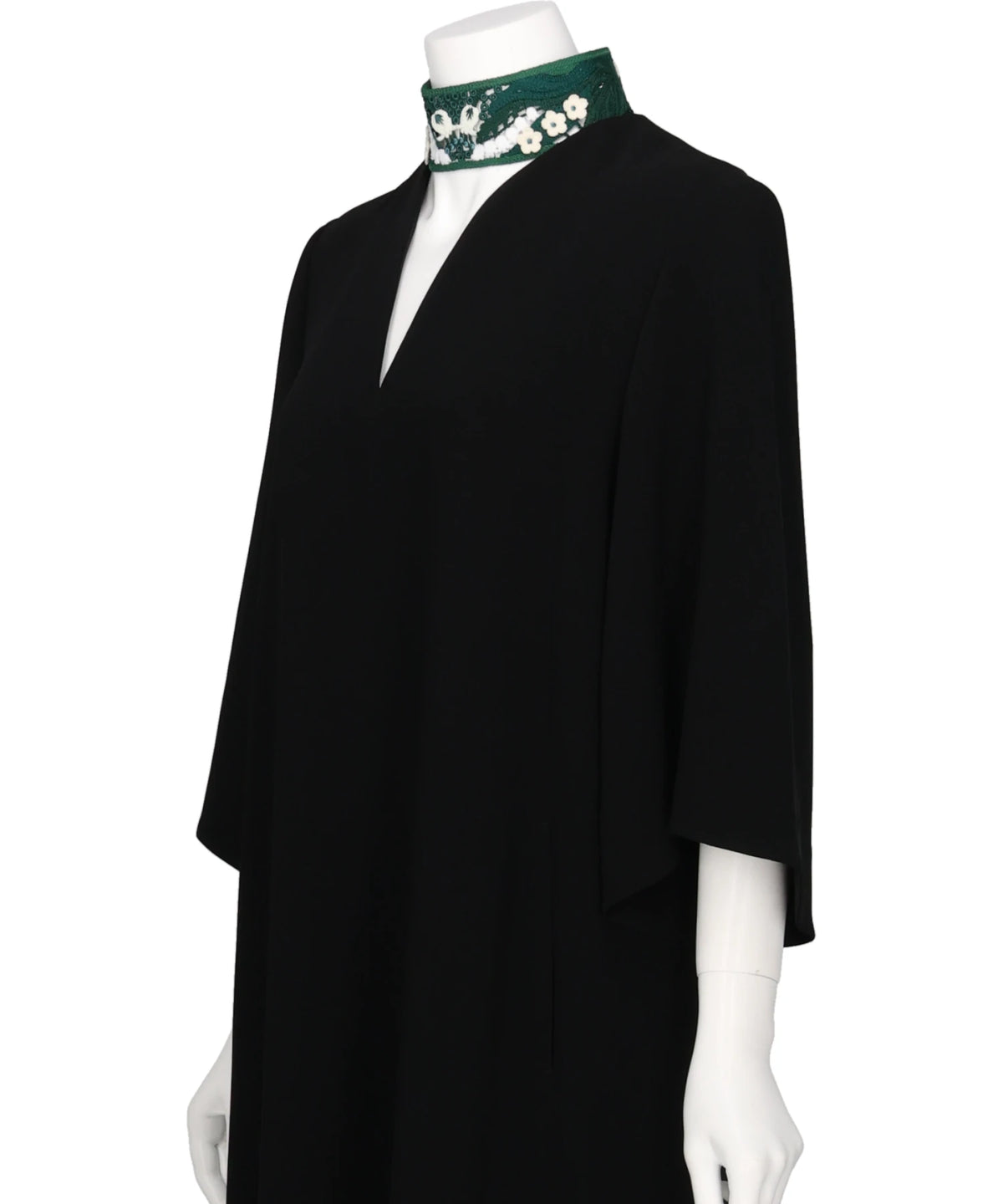 TRIACETATE EMBROIDERY NECK TOP