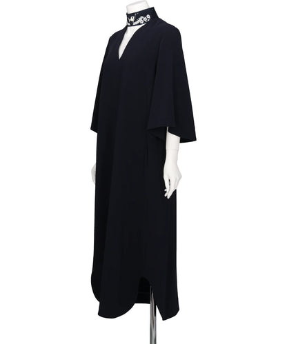 TRIACETATE EMBROIDERY NECK TOP