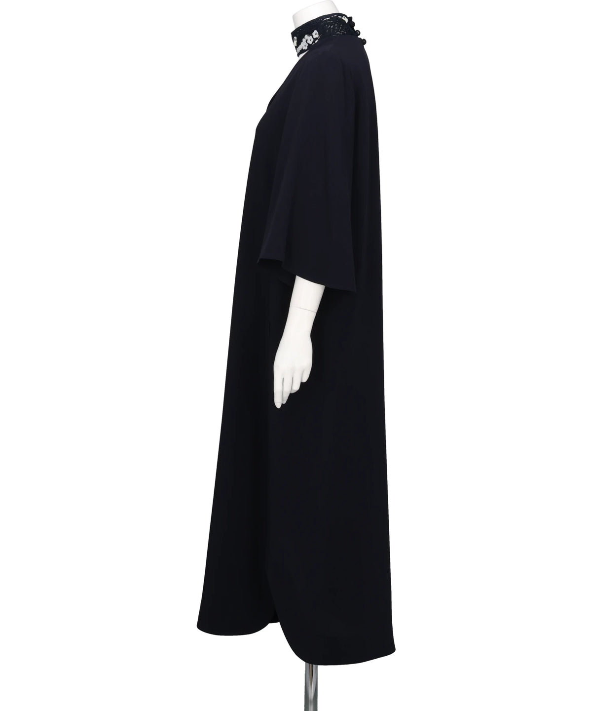 TRIACETATE EMBROIDERY NECK TOP