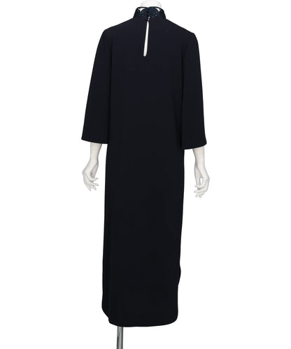 TRIACETATE EMBROIDERY NECK TOP