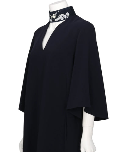 TRIACETATE EMBROIDERY NECK TOP