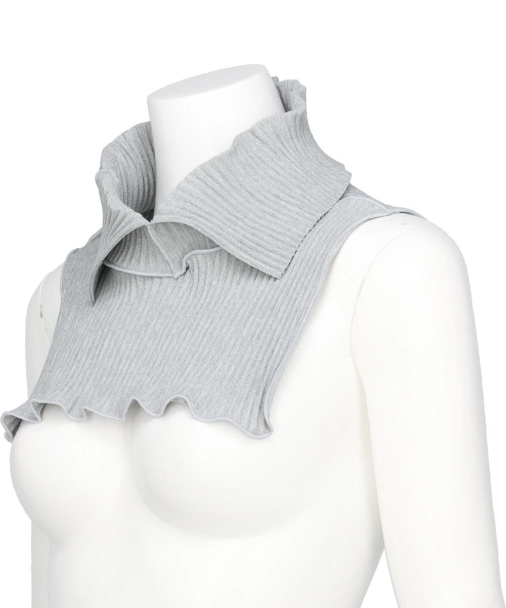 CRISP ATTACHED COLLAR