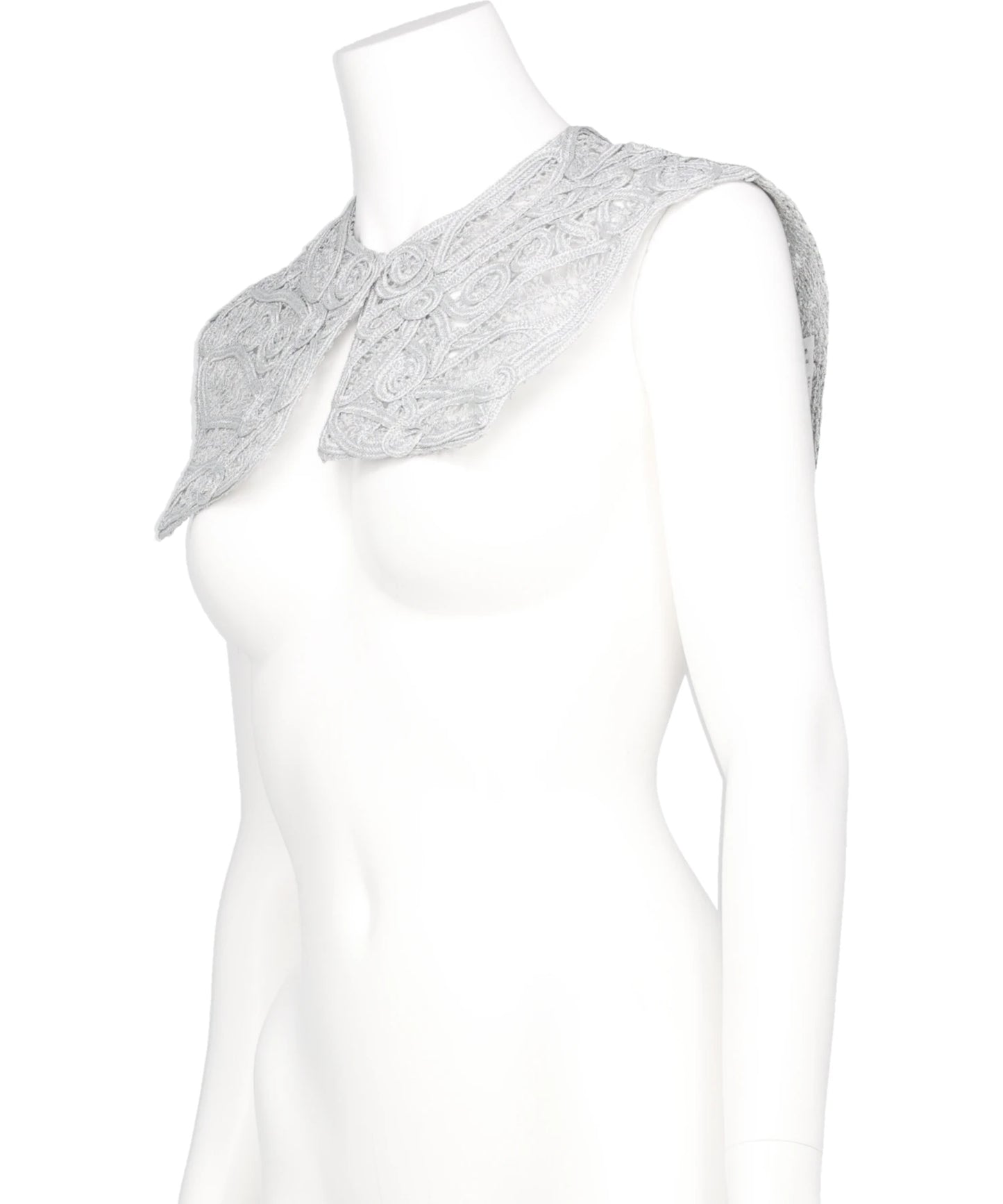 BATTEN LACE NECK