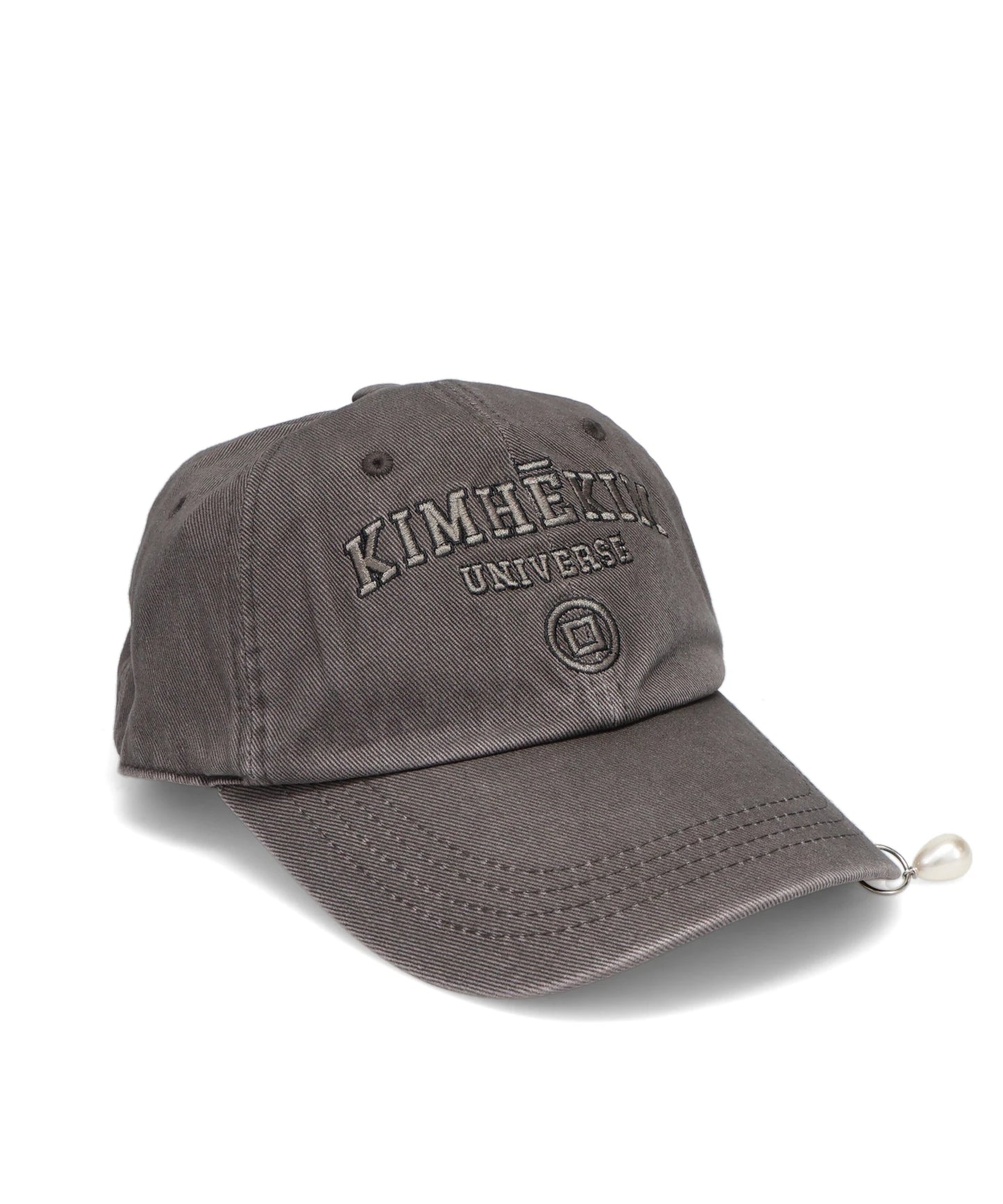 KIMHEKIM(キムヘキム)UPCYCLED PEARL PIERCED BASEBALL CAP