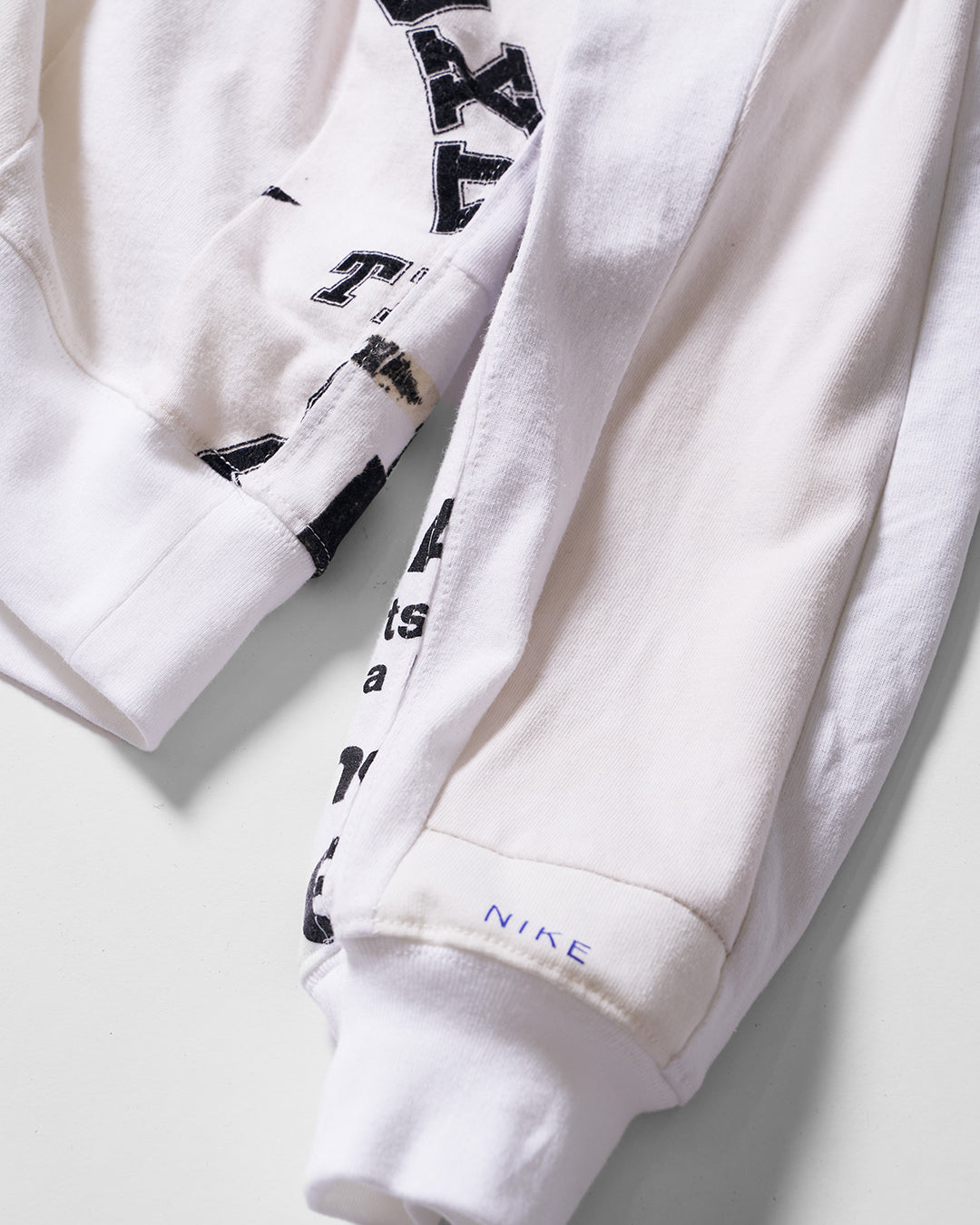 Designer:River Garam Jang / Nobuhiko Kohama
