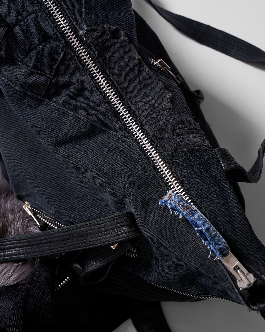 Designer:Vinti Tan / Paul Andrews