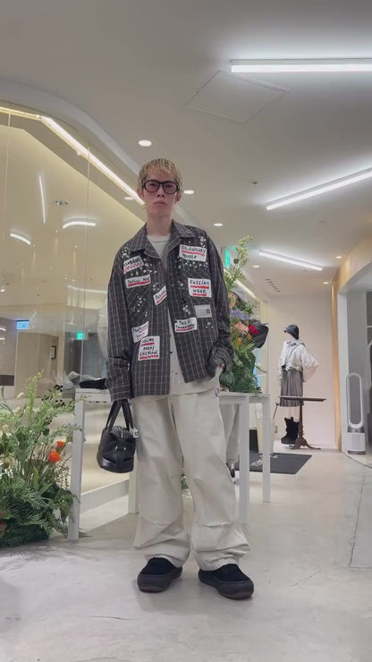 L/S CHECK SH w STICKER