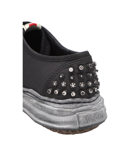 BAKER/ORIGINAL SOLE STUDDED PAINT CANVAS LOW-TOP SNEAKER
