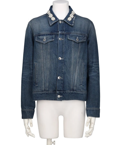 FITTED DENIM TRUCKER JACKET W/ EMB