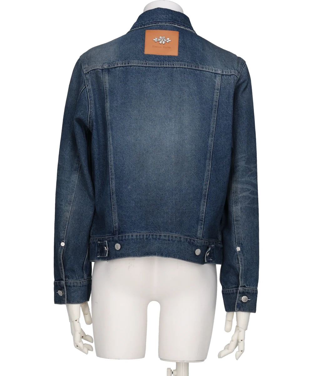 FITTED DENIM TRUCKER JACKET W/ EMB