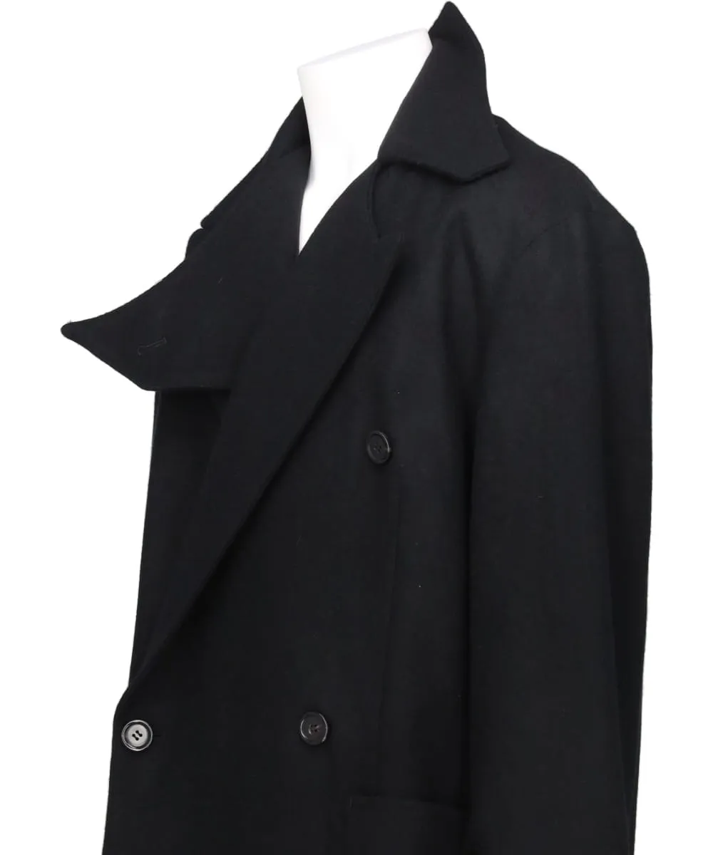 BAT COLLAR OVER COAT